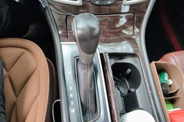 Used Buick LaCrosse 2013 2.4L SIDI Elite Comfort Version Gear Lever