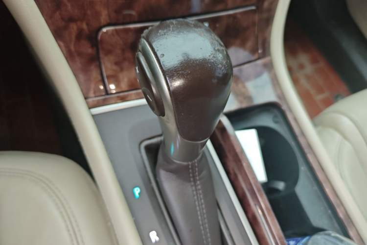 Used Buick LaCrosse 2013 2.4L SIDI Leading Comfort Version Gear Lever