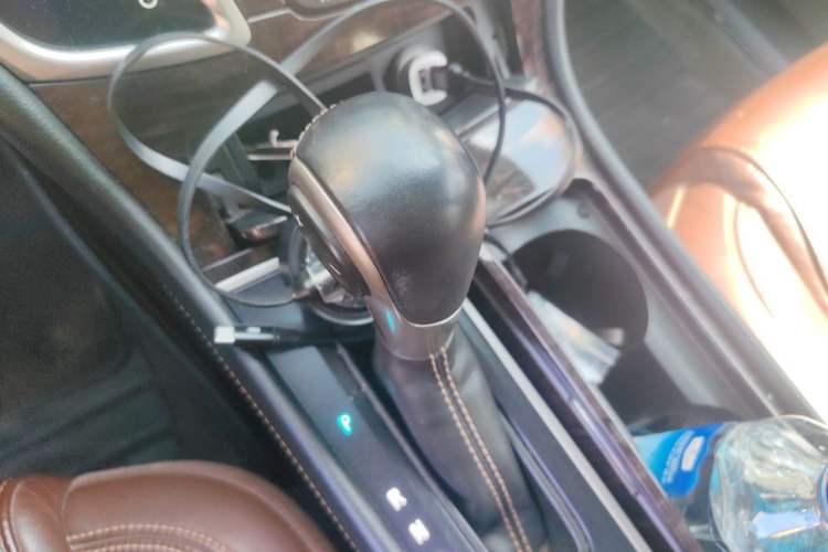 Used Buick LaCrosse 2013 2.4L SIDI Elite Comfort Version Gear Lever