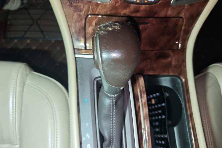 Used Buick LaCrosse 2013 2.4L SIDI Leading Comfort Version Gear Lever