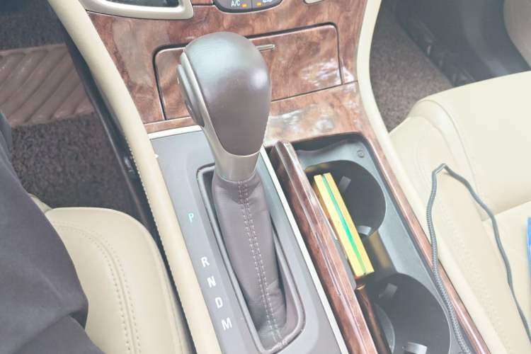 Used Buick LaCrosse 2013 2.4L SIDI Leading Comfort Version Gear Lever