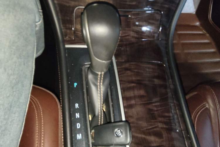 Used Buick LaCrosse 2013 2.4L SIDI Elite Comfort Version Gear Lever