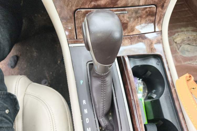 Used Buick LaCrosse 2013 2.4L SIDI Leading Comfort Version Gear Lever
