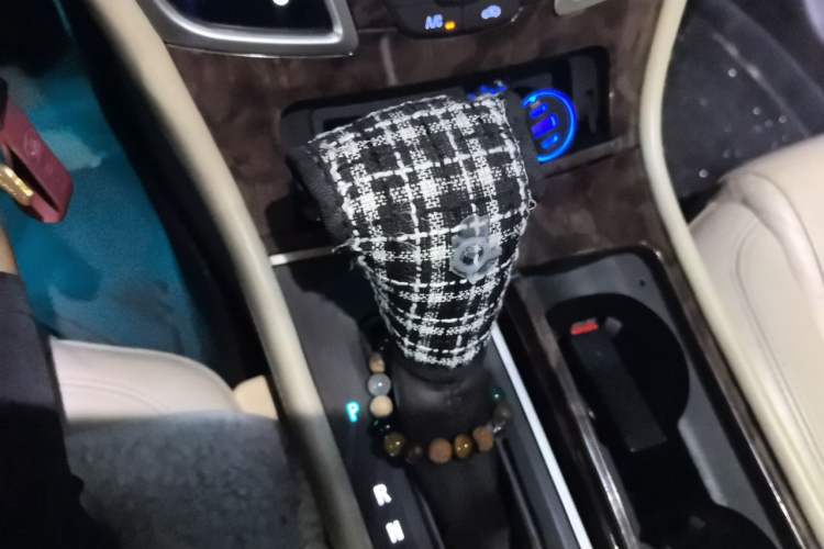 Used Buick LaCrosse 2013 2.0T SIDI Technology Version Gear Lever