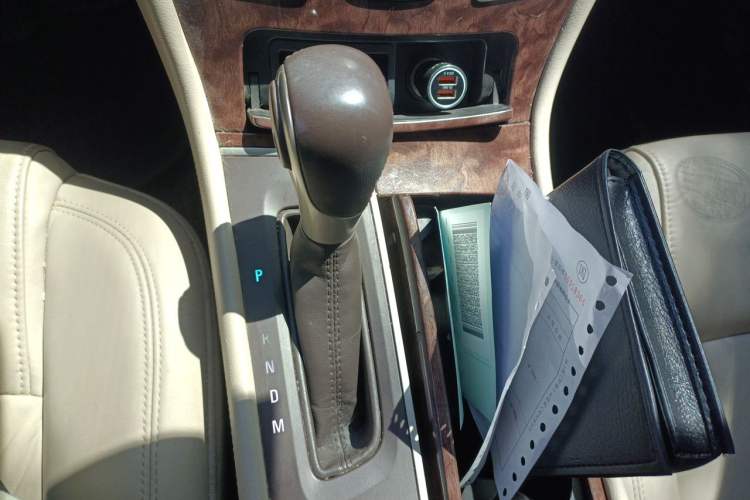 Used Buick LaCrosse 2013 2.4L SIDI Leading Comfort Version Gear Lever