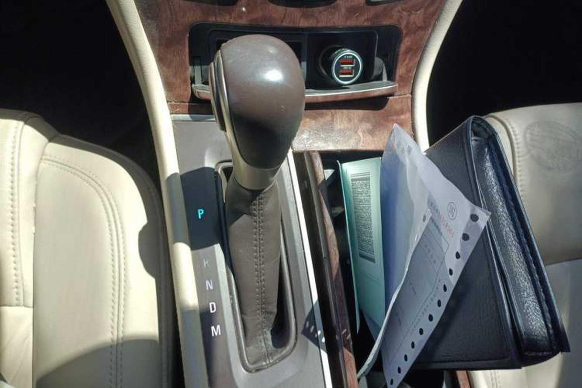 Used Buick LaCrosse 2013 2.4L SIDI Leading Comfort Version Gear Lever