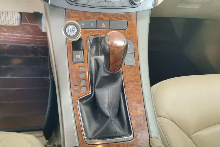 Used Buick LaCrosse 2013 2.4L SIDI Elite Comfort Version Gear Lever