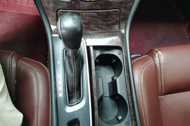 Used Buick LaCrosse 2013 2.4L SIDI Elite Comfort Version Gear Lever