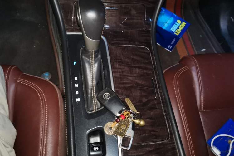 Used Buick LaCrosse 2013 2.4L SIDI Elite Comfort Version Gear Lever