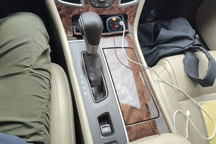 Used Buick LaCrosse 2013 2.4L SIDI Leading Comfort Version Gear Lever
