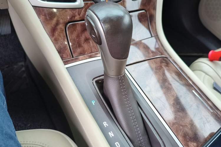 Used Buick LaCrosse 2013 2.4L SIDI Leading Comfort Version Gear Lever
