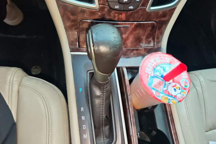 Used Buick LaCrosse 2013 2.4L SIDI Elite Comfort Version Gear Lever