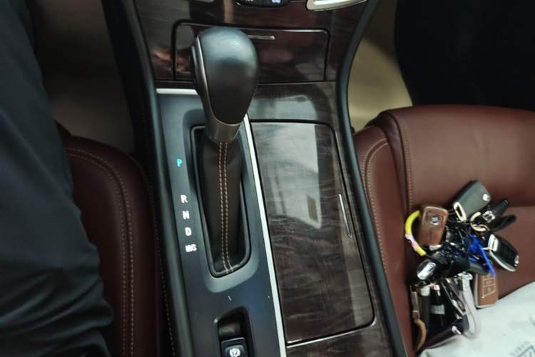 Used Buick LaCrosse 2013 2.0T SIDI Elite Tech Version Gear Lever