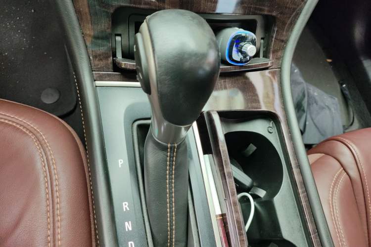 Used Buick LaCrosse 2013 2.4L SIDI Elite Comfort Version Gear Lever