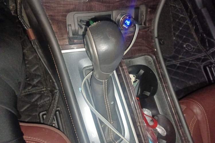 Used Buick LaCrosse 2013 2.4L SIDI Elite Comfort Version Gear Lever