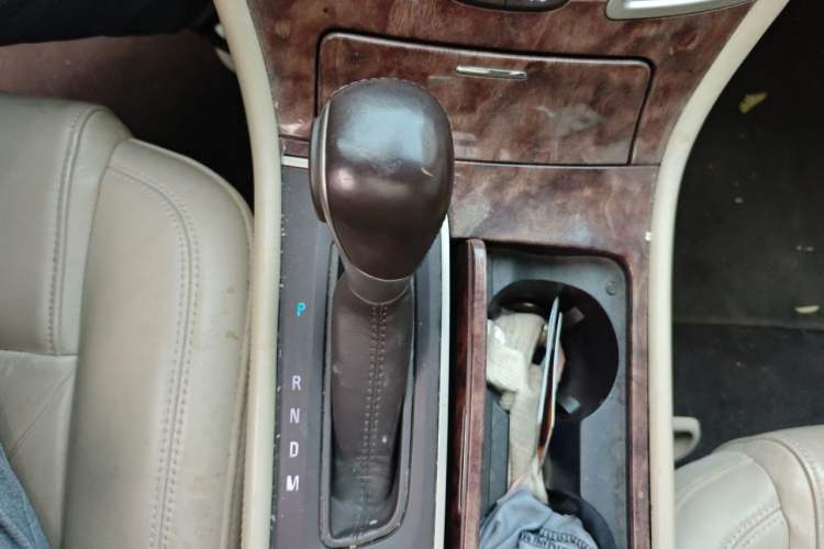 Used Buick LaCrosse 2013 2.4L SIDI Leading Comfort Version Gear Lever