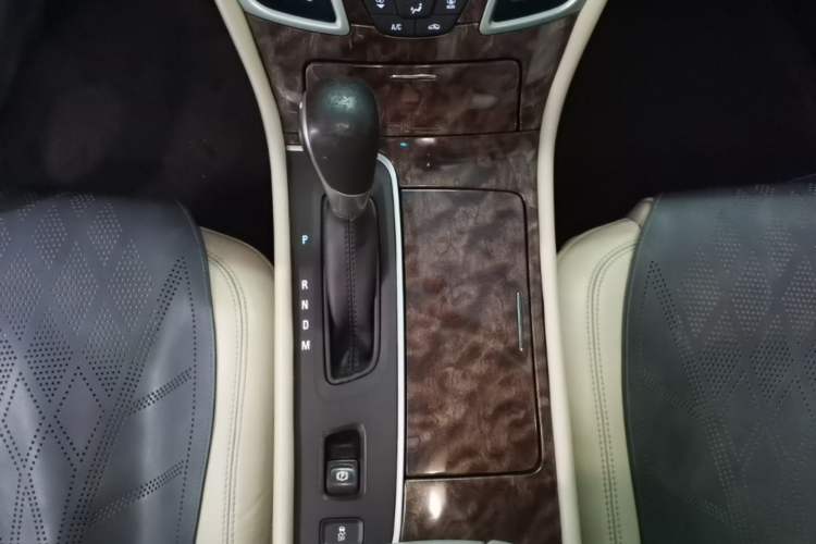 Used Buick LaCrosse 2013 2.4L SIDI Leading Comfort Version Gear Lever