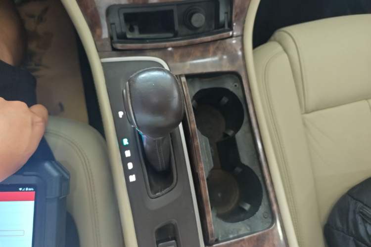 Used Buick LaCrosse 2013 2.4L SIDI Leading Comfort Version Gear Lever