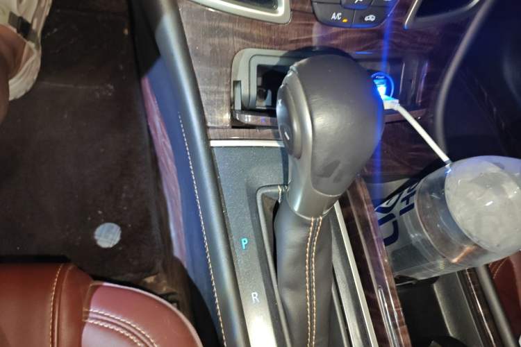 Used Buick LaCrosse 2013 2.4L SIDI Elite Comfort Version Gear Lever