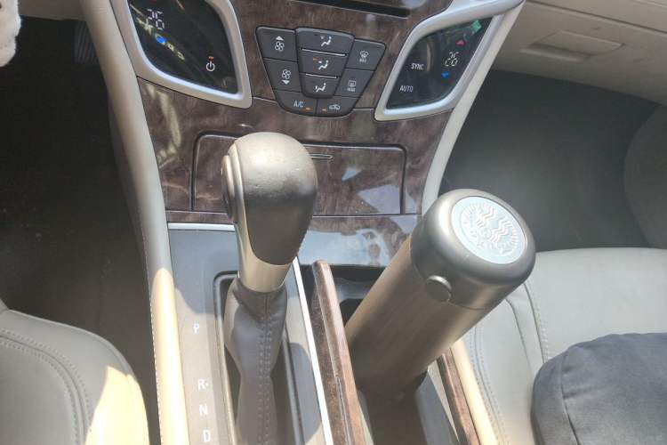 Used Buick LaCrosse 2013 2.4L SIDI Leading Comfort Version Gear Lever