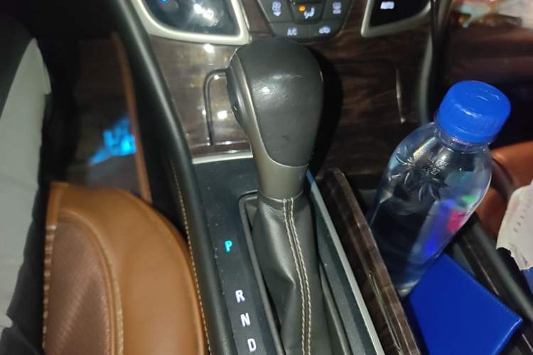 Used Buick LaCrosse 2013 2.4L SIDI Leading Comfort Version Gear Lever