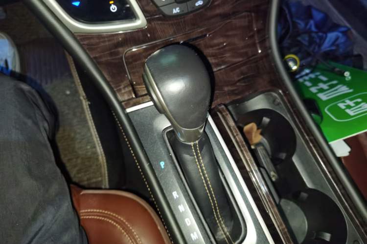 Used Buick LaCrosse 2013 2.4L SIDI Elite Comfort Version Gear Lever