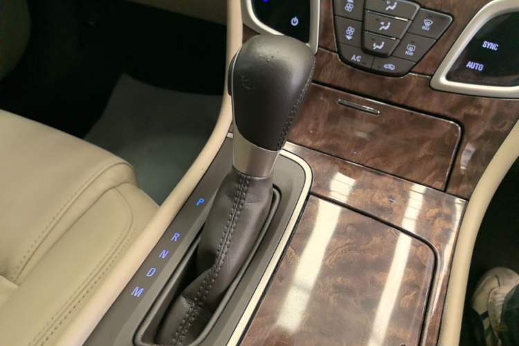 Used Buick LaCrosse 2013 2.4L SIDI Leading Comfort Version Gear Lever
