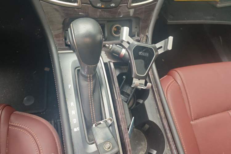Used Buick LaCrosse 2013 2.4L SIDI Luxury Comfort Edition Gear Lever