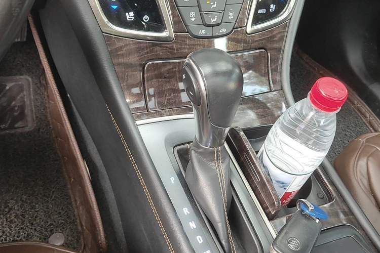 Used Buick LaCrosse 2013 2.4L SIDI Luxury Comfort Edition Gear Lever