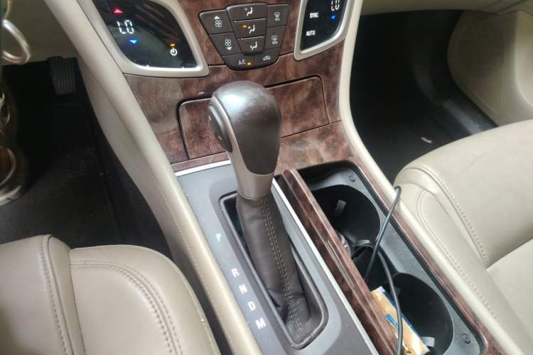 Used Buick LaCrosse 2013 2.4L SIDI Elite Comfort Version Gear Lever