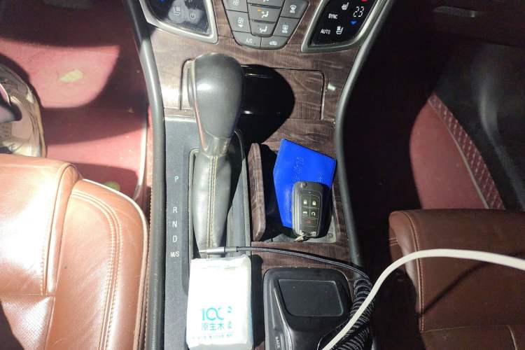 Used Buick LaCrosse 2013 2.4L SIDI Luxury Comfort Edition Gear Lever
