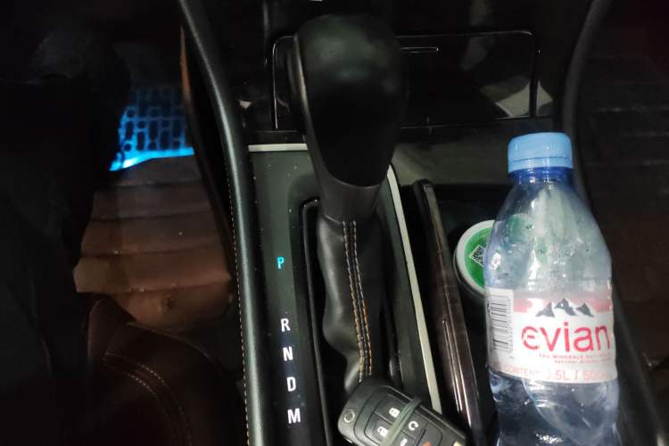 Used Buick LaCrosse 2013 2.4L SIDI Elite Comfort Version Gear Lever