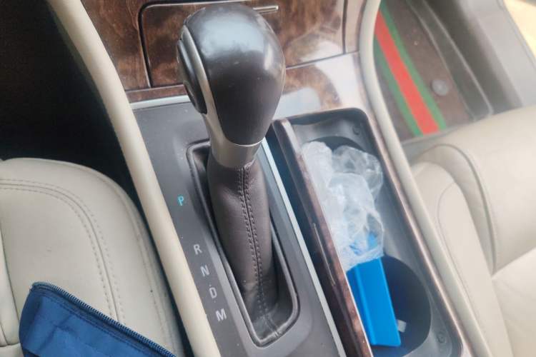 Used Buick LaCrosse 2013 2.4L SIDI Leading Comfort Version Gear Lever