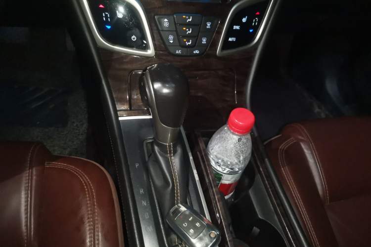 Used Buick LaCrosse 2013 2.4L SIDI Leading Comfort Version Gear Lever