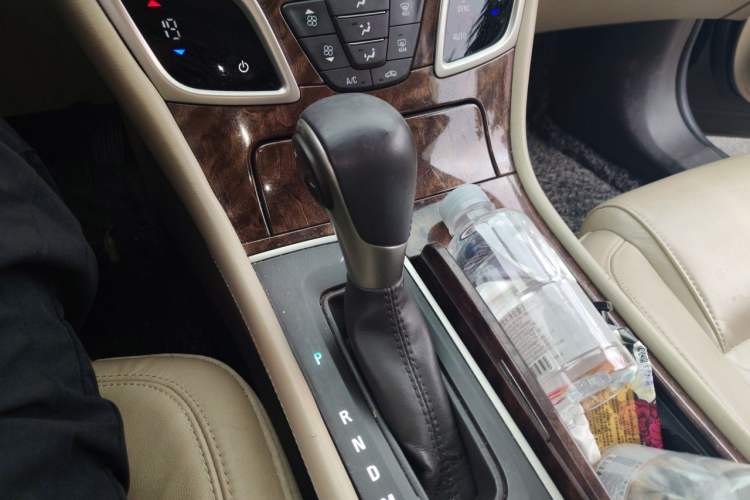 Used Buick LaCrosse 2013 2.4L SIDI Leading Comfort Version Gear Lever