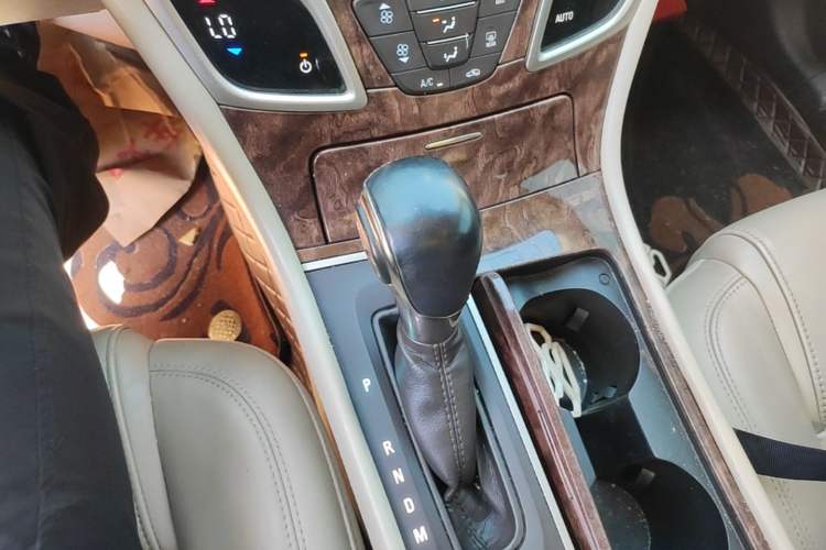 Used Buick LaCrosse 2013 2.4L SIDI Leading Comfort Version Gear Lever