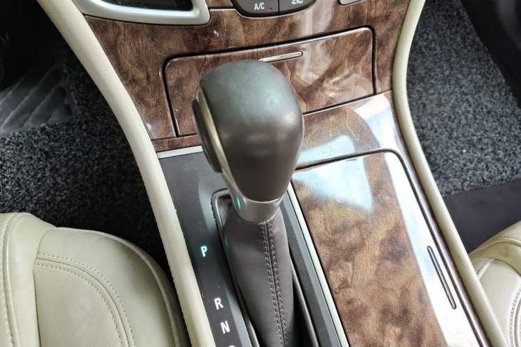 Used Buick LaCrosse 2013 2.0T SIDI Technology Version Gear Lever