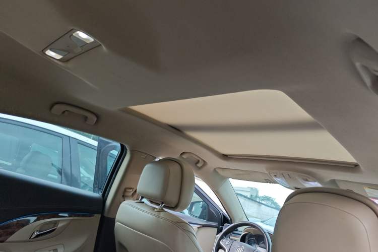 Used Buick LaCrosse 2013 eAssist 2.4L Eco-Friendly Comfort Model Headliner