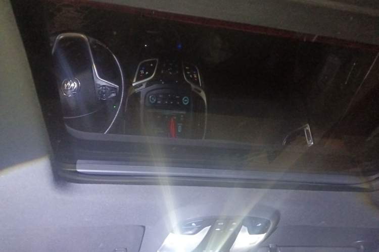 Used Buick LaCrosse 2013 2.4L SIDI Elite Comfort Version Headliner