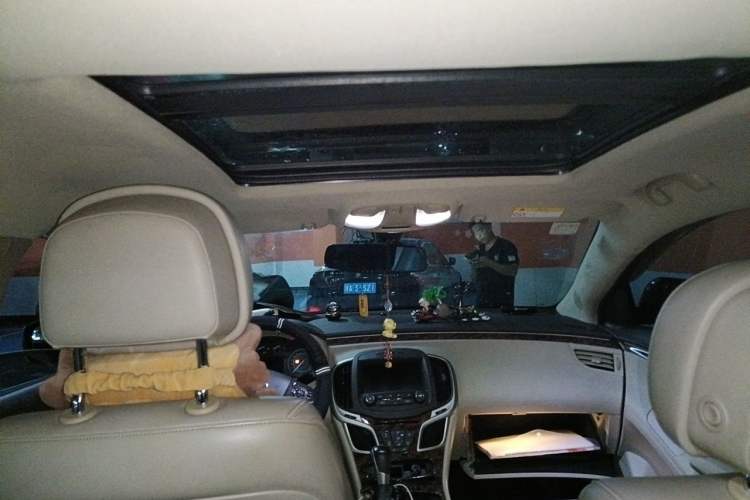 Used Buick LaCrosse 2013 2.4L SIDI Leading Comfort Version Headliner