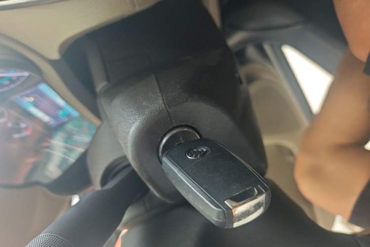 Used Buick LaCrosse 2013 2.4L SIDI Leading Comfort Version Interior 1
