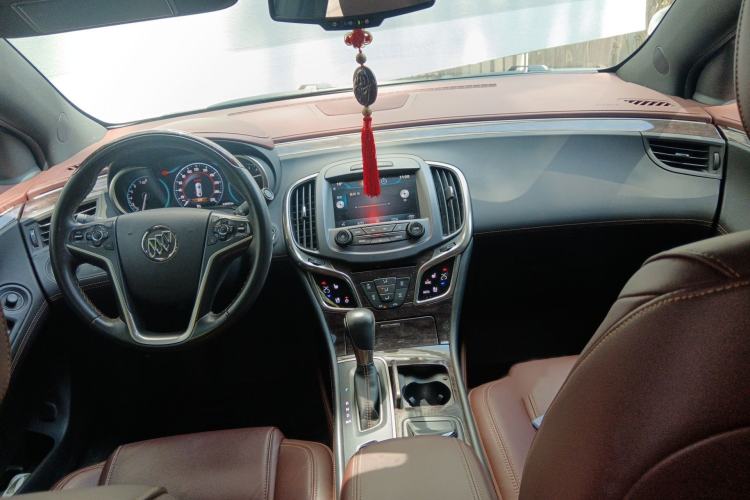 Used Buick LaCrosse 2013 2.4L SIDI Luxury Comfort Edition Interior 2