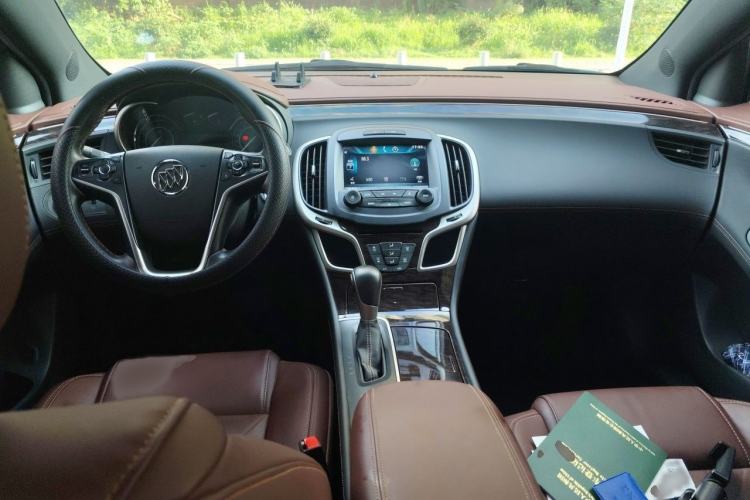 Used Buick LaCrosse 2013 2.4L SIDI Elite Comfort Version Interior 2