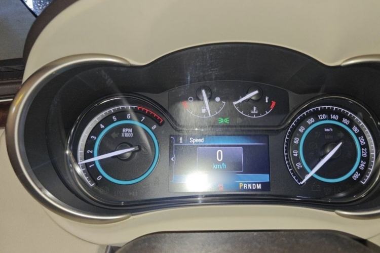 Used Buick LaCrosse 2013 2.4L SIDI Leading Comfort Version Interior 3