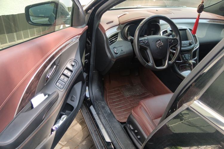 Used Buick LaCrosse 2013 2.4L SIDI Luxury Comfort Edition Interior 3