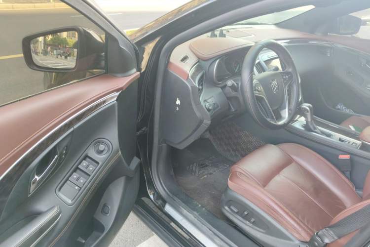 Used Buick LaCrosse 2013 2.4L SIDI Elite Comfort Version Interior 3