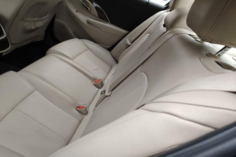 Used Buick LaCrosse 2013 2.4L SIDI Leading Comfort Version Interior 4