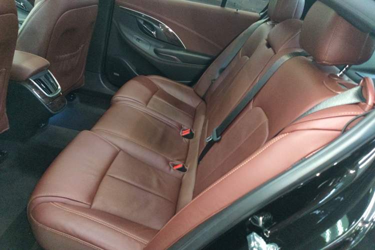 Used Buick LaCrosse 2013 2.0T SIDI Smart Luxury Flagship Edition Interior 4