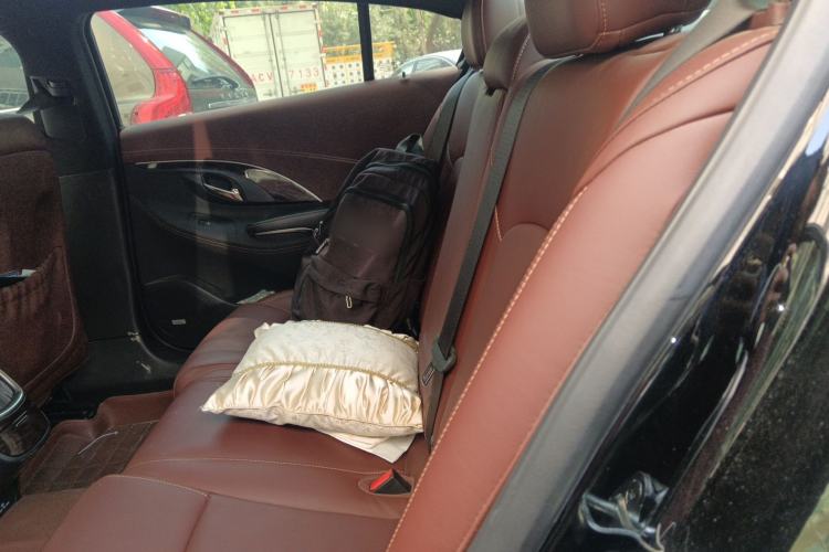 Used Buick LaCrosse 2013 2.4L SIDI Luxury Comfort Edition Interior 4