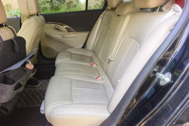 Used Buick LaCrosse 2013 2.4L SIDI Leading Comfort Version Interior 4